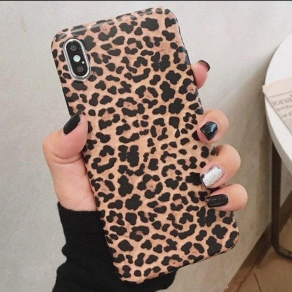 iPhone XR Cheetah Leopard Case Cover